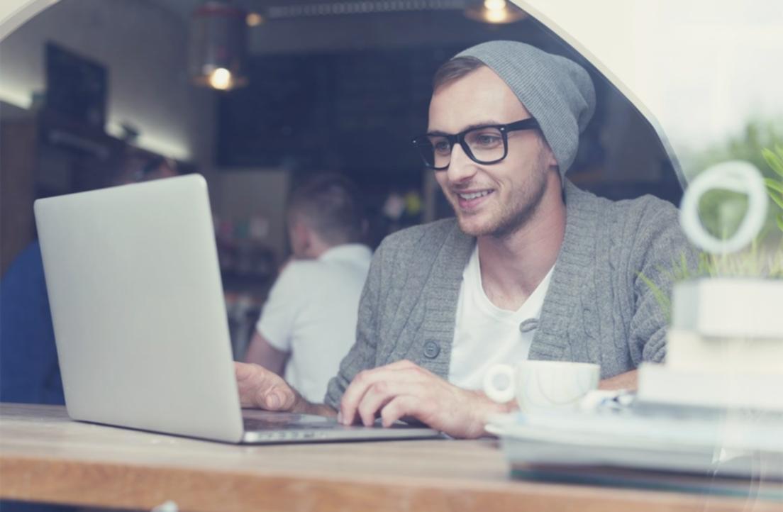 Рабочее пространство трейдера с несколькими мониторами